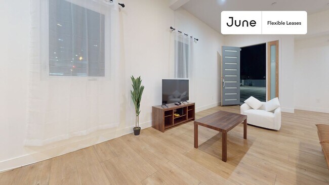 Foto del edificio - 5637 Riverton Ave