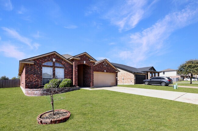 Building Photo - 332 Peanut Dr