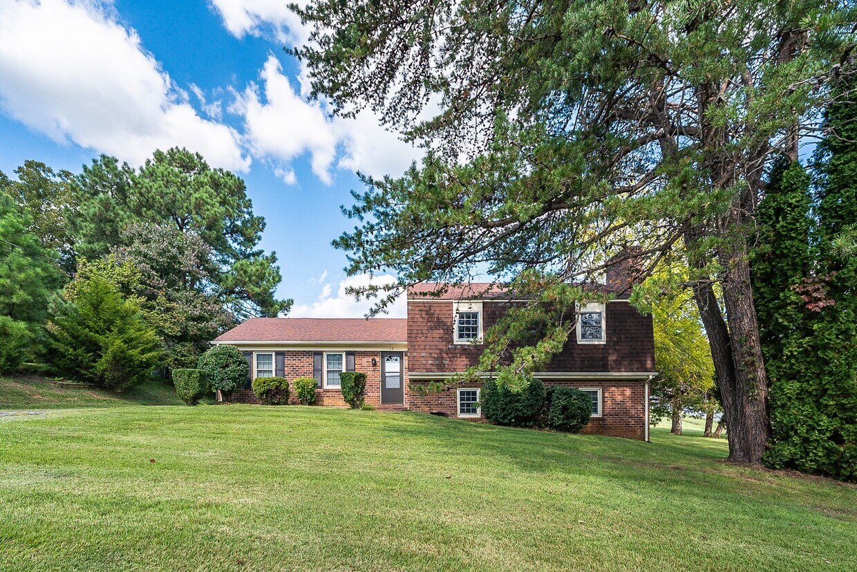 Primary Photo - 3 Bedroom Home in Campbell County