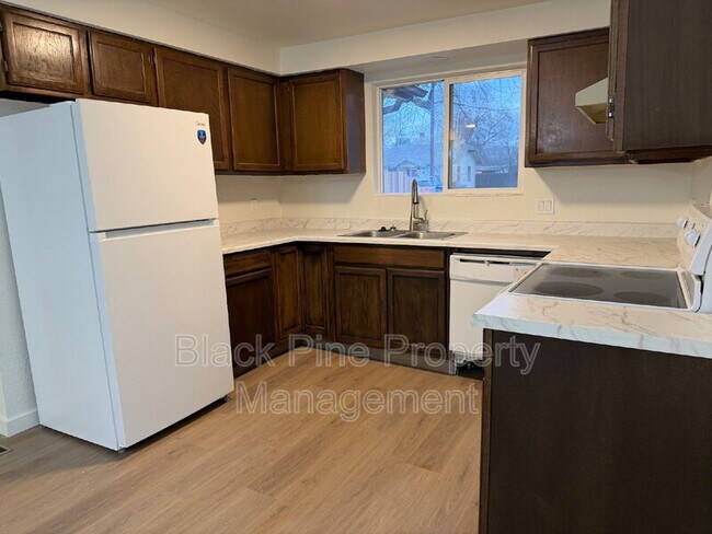 Foto del edificio - 1939 S Owyhee St