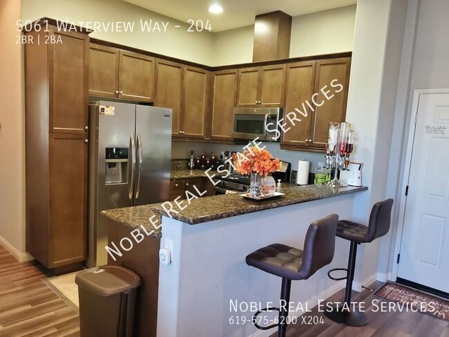 Foto del edificio - 5061 Waterview Way