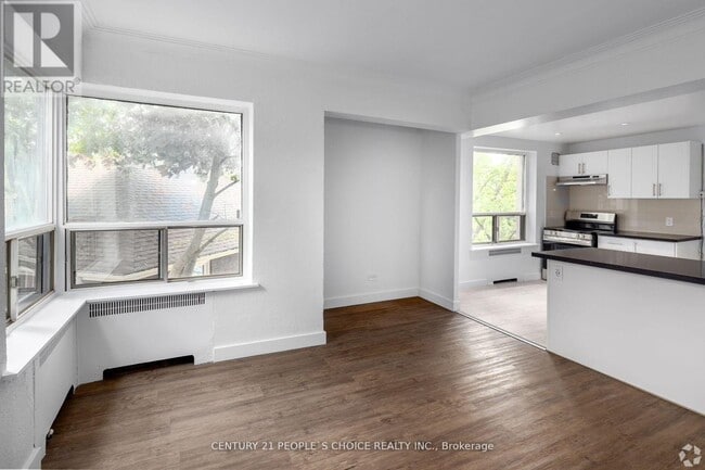 Building Photo - 873 Avenue Rd