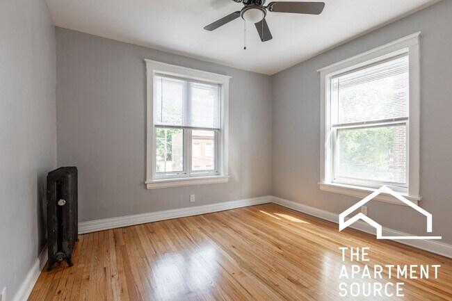 Foto del edificio - 1251 W Rosemont Ave