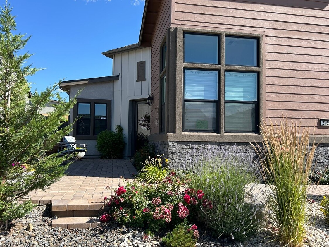 Foto principal - Luxury 55+ Executive Home- Fully Furnished