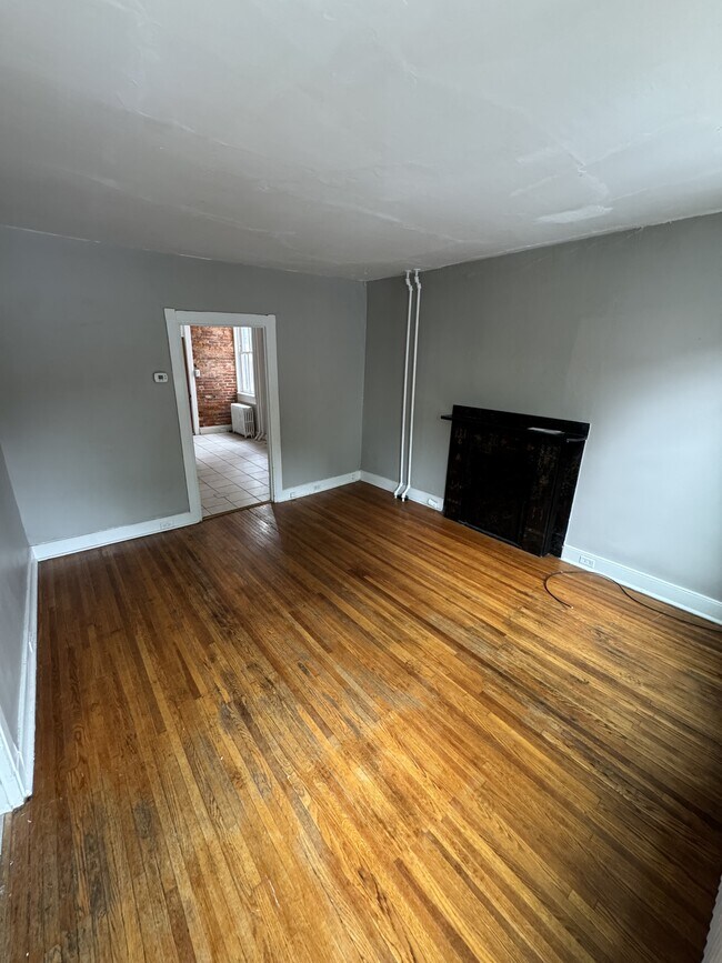 Foto del edificio - 313 N Mulberry St