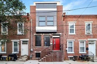 Building Photo - 1541 S Woodstock St