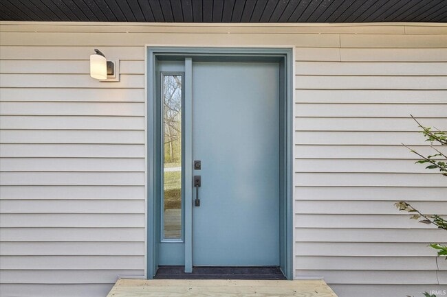 Building Photo - 4620 S Woodbine Dr