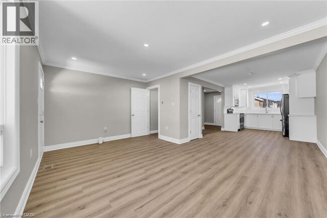 Building Photo - 250 Magnolia Dr