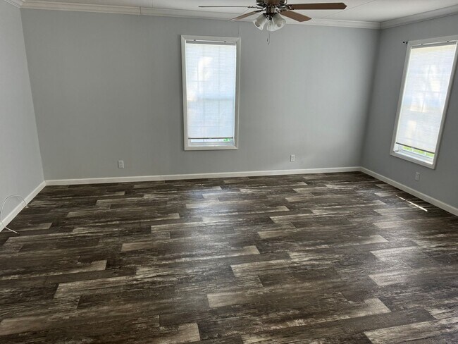Building Photo - 3/2 Brooksville Available Now !