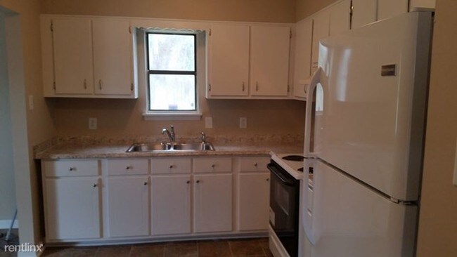 Building Photo - 3 br, 1.5 bath House - 1512 S Slocumb St