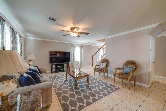 Building Photo - 9210 Kendale Dr