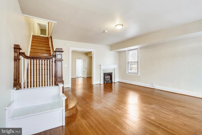 Building Photo - 1524 Buchanan St NW