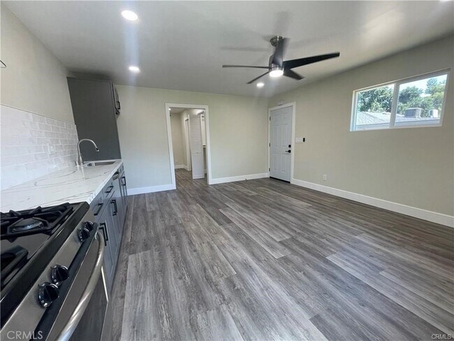 Foto del edificio - 2155 Summit Ave