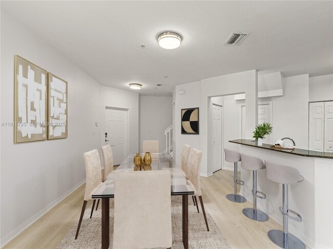 Foto del edificio - 8800 NW 107 Ct