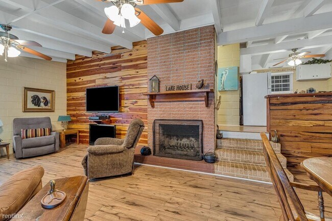 Building Photo - 1 br, 1 bath House - 973 Drake Acres Rd