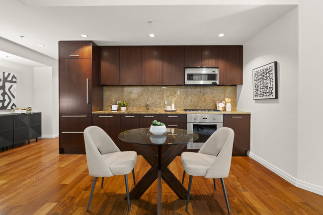 Foto del edificio - 500 106th Ave NE