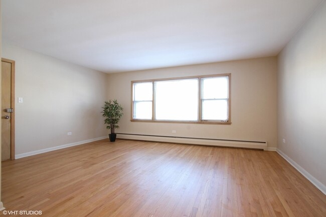 Foto del edificio - 8317 W Summerdale Ave