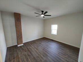 Building Photo - 409 W Mansfield St