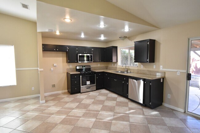 Building Photo - 957 Oregon Trl