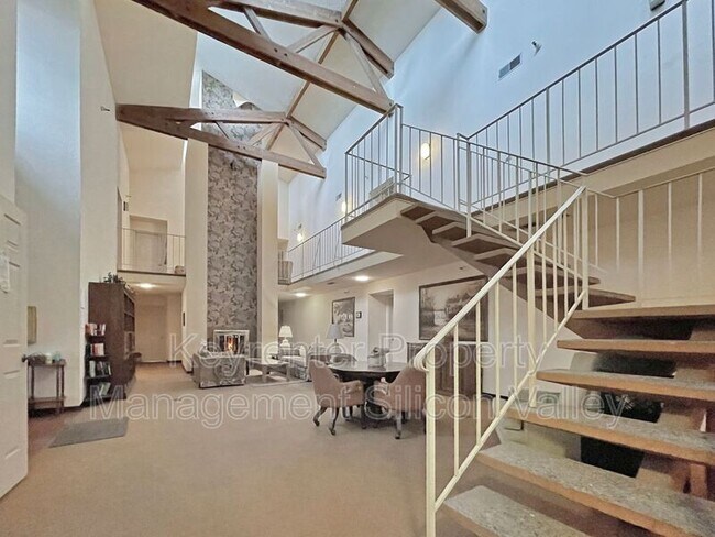 Foto del edificio - 1568 Willowbrae Ave.