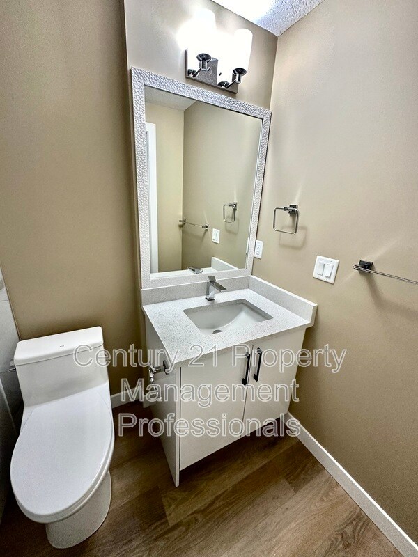 Photo du bâtiment - 19135 29 Ave NW