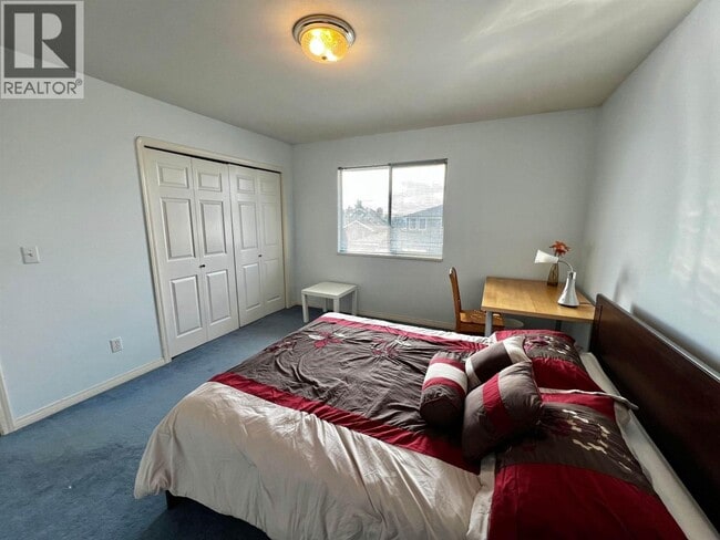 Building Photo - 4864 Watling St