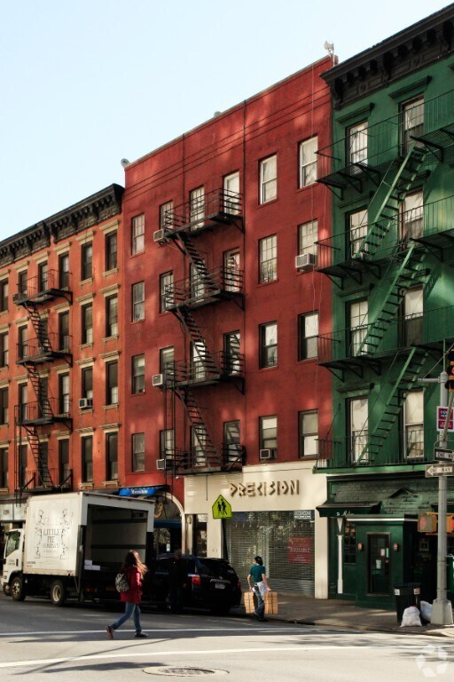 Primary Photo - 1295 Third Avenue