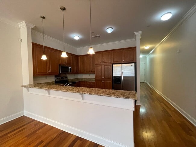 Building Photo - 2 Bedroom In Gated Community on LSU Campus