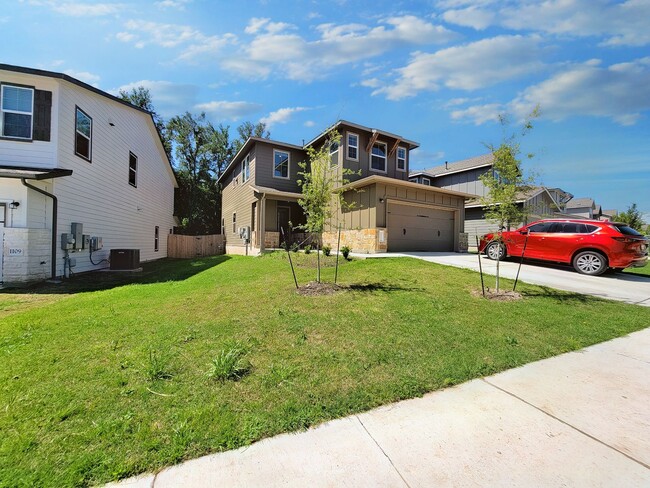 Foto del edificio - Spacious 4-Bedroom, 3-Bath Single-Family H...