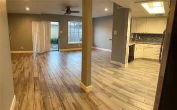 Building Photo - 2515 Oak Hill Dr