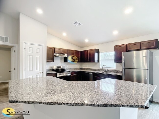 Building Photo - 4656 SW 166th Ln