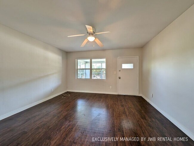 Foto del edificio - 6346 Wilson Blvd