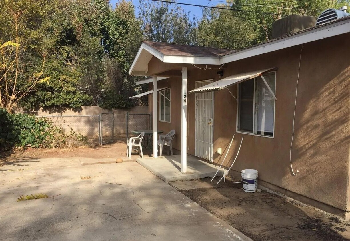 Foto principal - Perfect starter home in North Bakersfield!