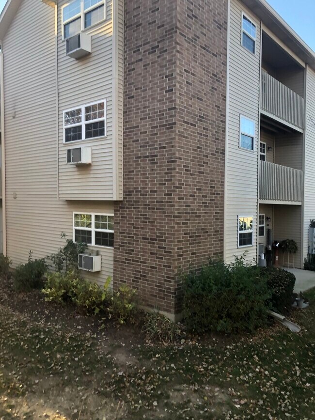 Building Photo - 340 Cunat Blvd