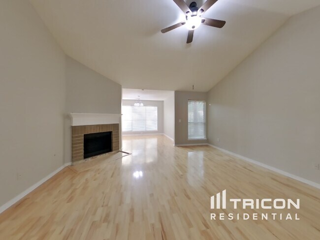 Foto del edificio - 5814 Kelly Mill Ln