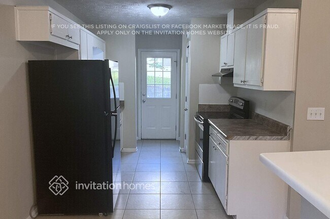 Foto del edificio - 4038 Warren Rd