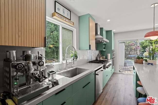 Building Photo - 11038 Blix St