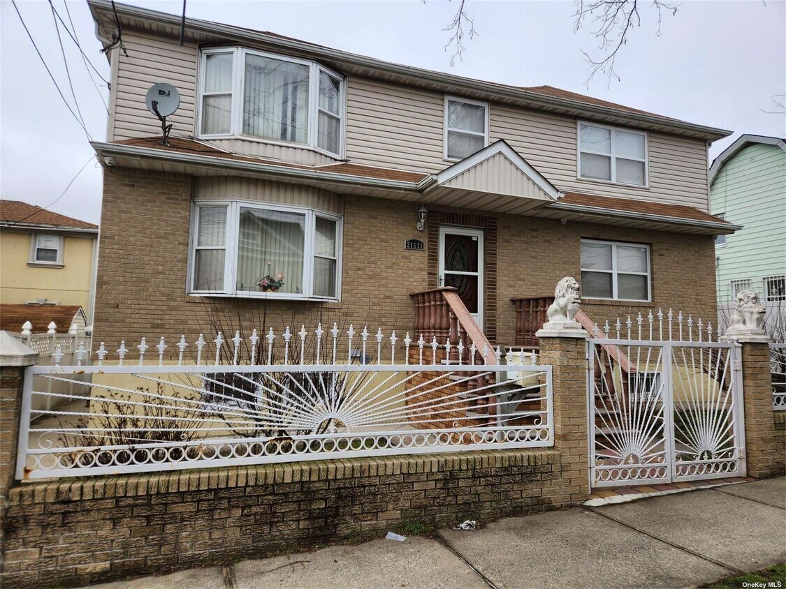Primary Photo - 216-11 136th Rd