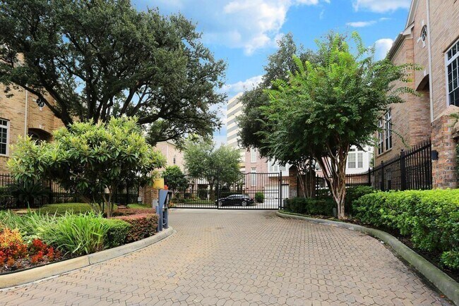 Foto del edificio - 20 Stalynn Ln