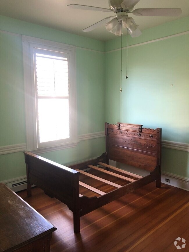 Building Photo - 105 Sylvar St