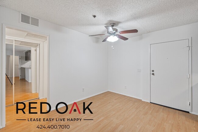 Foto del edificio - ~1 Month FREE~ Spacious, Welcoming Two Bed...