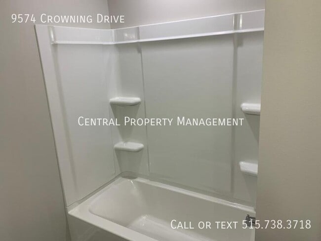 Building Photo - 9574 Crowning Dr