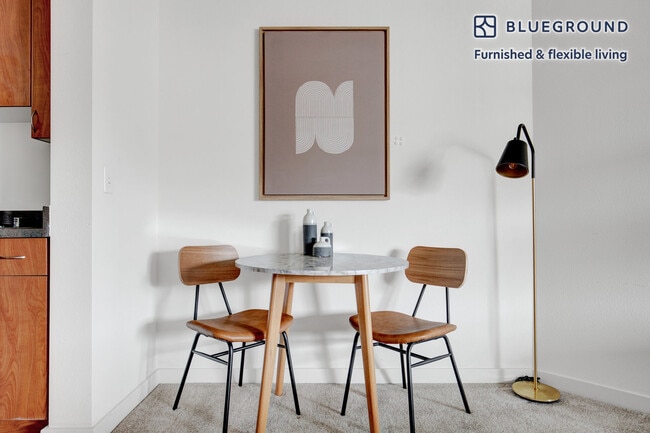 Foto del edificio - 250 Bellevue Way NE