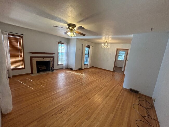 Building Photo - 1603 S Carter Pl
