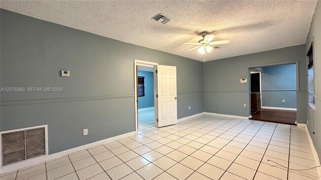 Foto del edificio - 2220 Charleston St