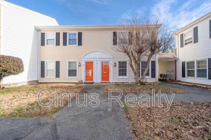 Photo - 9 Towne Square Dr