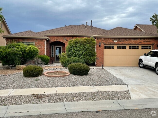 Building Photo - 10108 Avenida Vista Sol NW