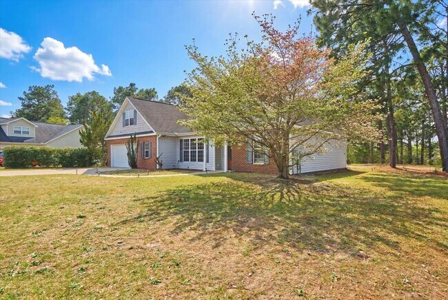 Building Photo - 329 Green Links Dr