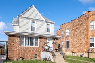 Building Photo - 9518 S 53rd Ave