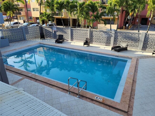 Foto del edificio - 495 NW 72nd Ave